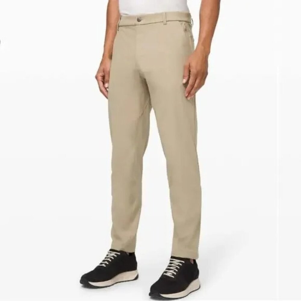 Lululemon Commission Pants Classic in Tofino Sand Size 33